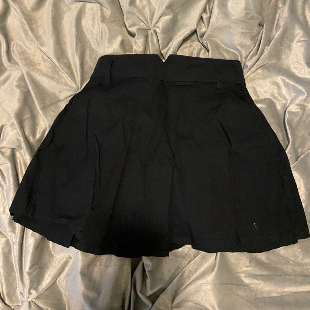 Black button skirt - Picture 2 of 2